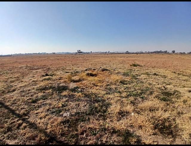 7,577M² VACANT LAND FOR SALE IN RIVERSDALE